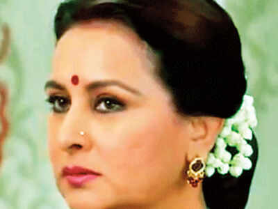 Poonam Dhillon loses brother