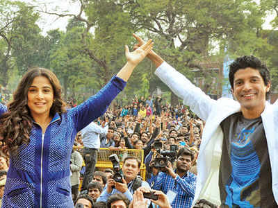 Farhan Akhtar and Vidya Balan in Delhi college
