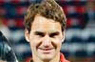 Roger Federer downs Tomas Berdych for sixth Dubai crown