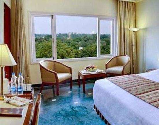 Clarks Shiraz, Agra - Get Clarks Shiraz Hotel Reviews on Times of India