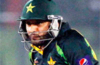 Asia Cup: Afridi's blitzkrieg snatches victory for Pakistan, knocks India out
