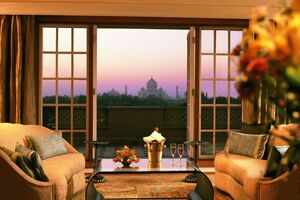 10 Agra hotels you should check into