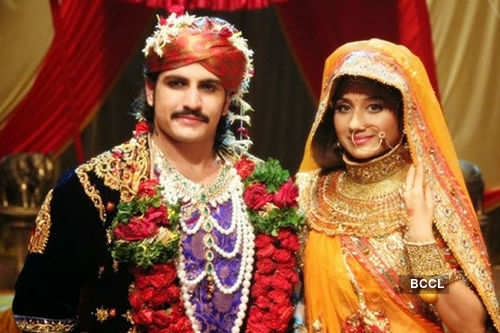 5 Controversies Related To Jodha Akbar The Times Of India Says a source, akbar will kiss jodha's tears away when he realises that she was meeting her brother sujamal and not a stranger at midnight. also read: 5 controversies related to jodha akbar