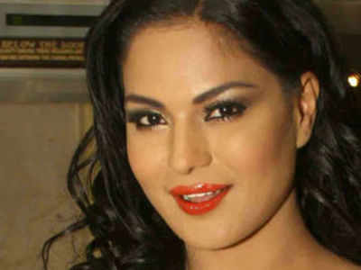 I learnt acting through car accidents: Veena Malik