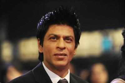 Shah Rukh Khan to repay Rajinikanth