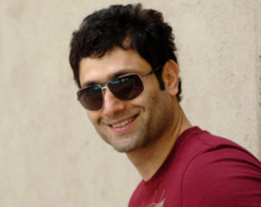 
Shiney Ahuja to return to silver screen with 'Welcome Back'
