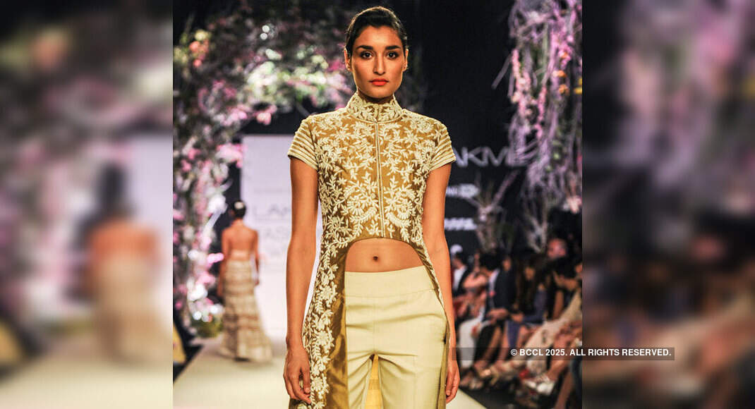 Essay walking the ramp of a beauty pageant 03 image