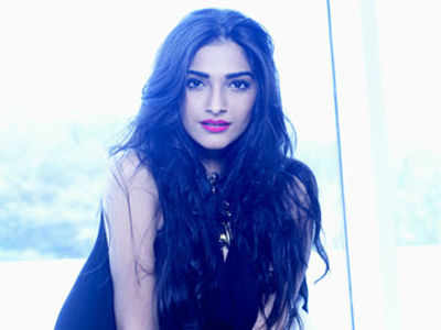 Sonam Kapoor voted as the teen icon
