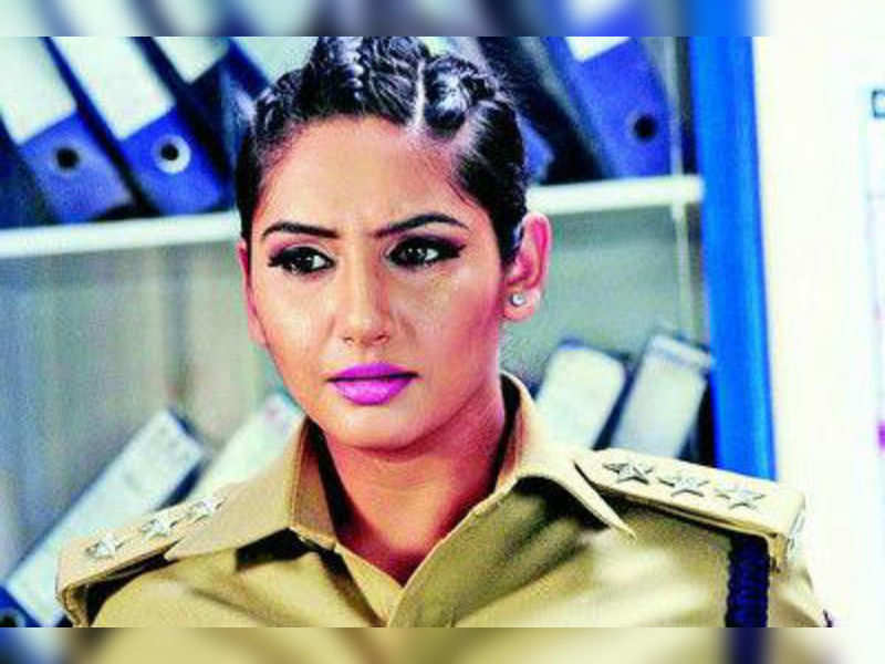 Ragini does stunts without a body double