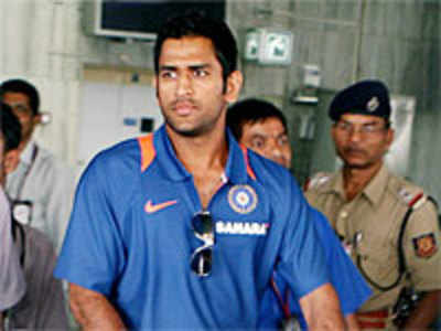 Dhoni opts out of Lankan series
