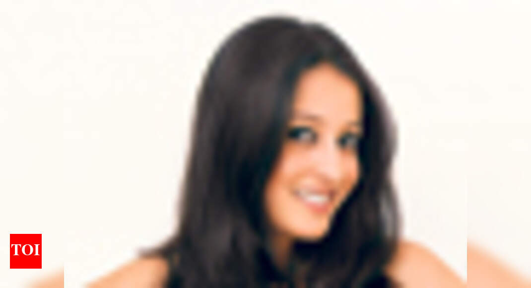 'Riya & Rushdie are not an item' | Hindi Movie News - Times of India