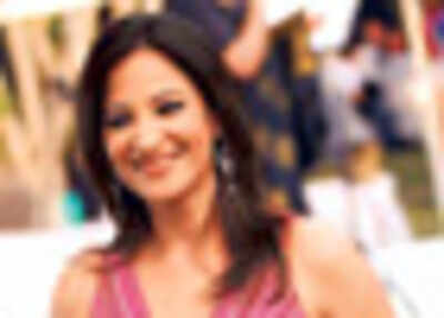 Rakshanda all about life in telly - Times of India
