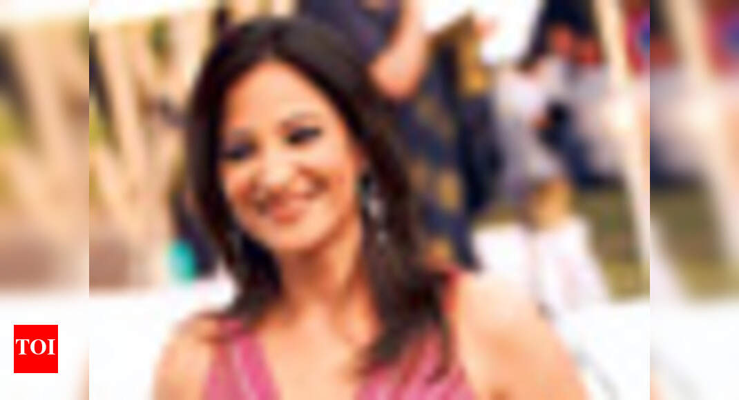 Rakshanda all about life in telly - Times of India