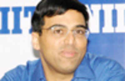 Viswanathan Anand draws with Andreikin, keeps lead