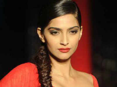 Who is Sonam Kapoor dating?