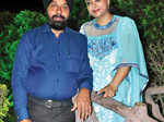 Neelam and Shunty hosts pre-Holi bash