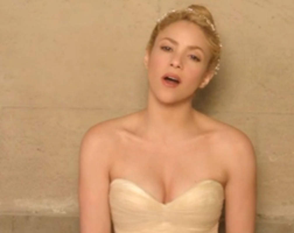 
Shakira: 'Empire' video
