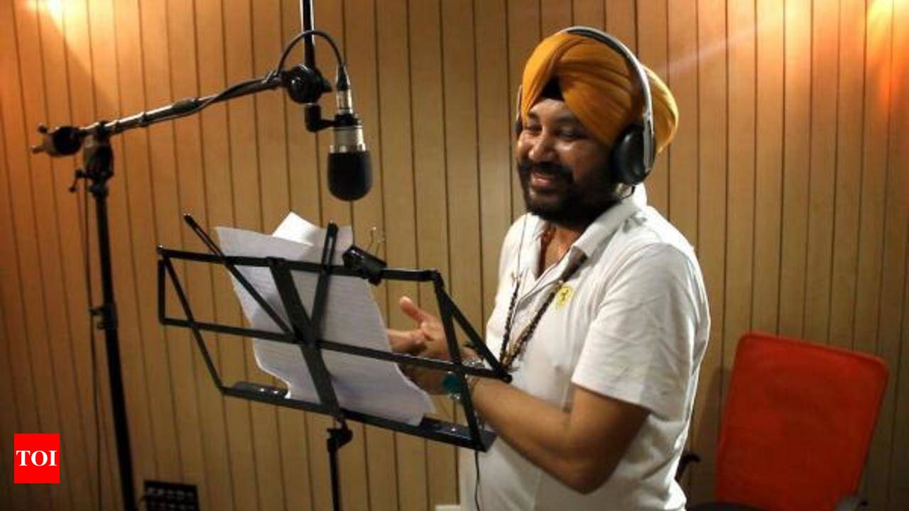 Mahesh Manjrekar shoots for Ganpati song sung by Daler Mehndi - JANIVA