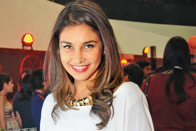Lisa Ray attends Shantanu and Nikhil Mehra’s pre-show cocktails bash in Delhi