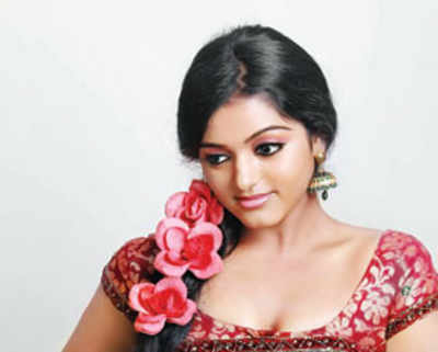 Kerala audience will accept you only if you present yourself as a Malayali  girl - Times of India