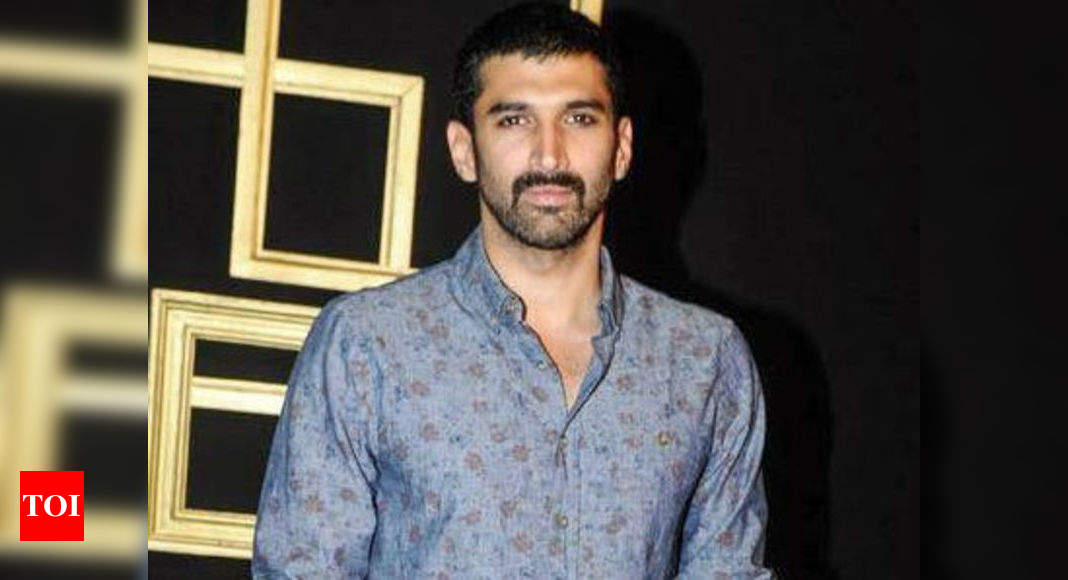 Aditya Roy Kapur loves printed shirts | Hindi Movie News - Times of India