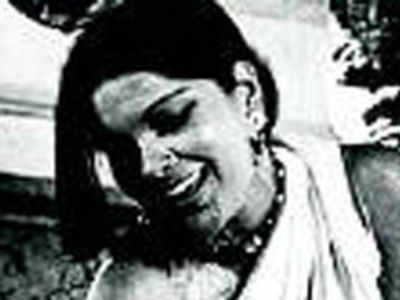 Sonali Raut recreates Zeenat Aman's wet sari scene