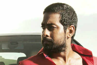 Two looks for Aari in his next