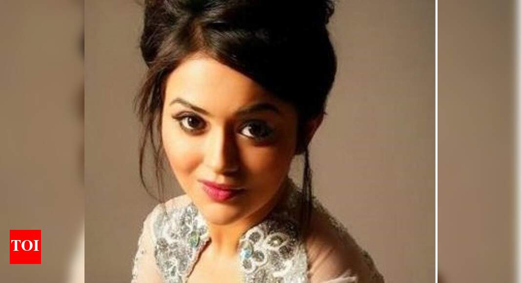 Vijay I Am Mohanlal S Anglo Indian Love Interest Ragini Malayalam Movie News Times Of India