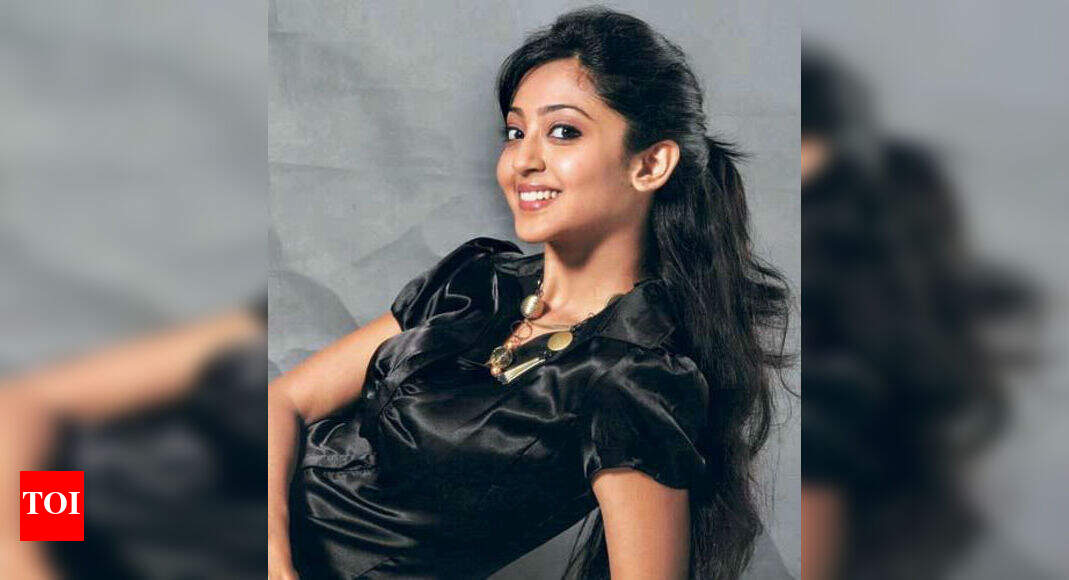 Aindrita Ray campaigns in Chikkabalapur | Kannada Movie News - The ...