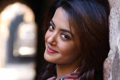 I always look out for beauty and benefit in a role: Surveen Chawla