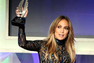 Jennifer Lopez double winner at the GLAAD Awards