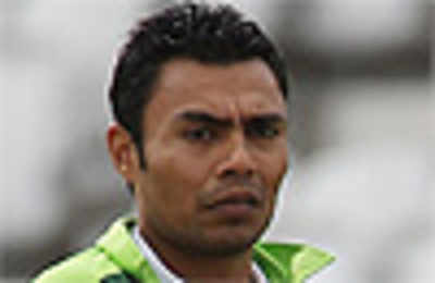 PCB official seen with Danish Kaneria, raises eyebrows