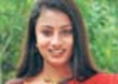 Hasini takes her first step | Hindi Movie News - Times of India
