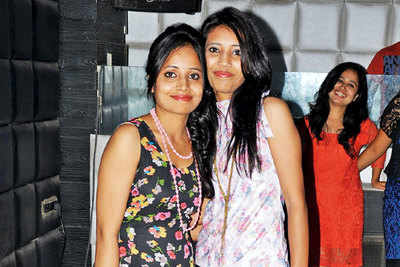 School of Journalism and Mass Communication threw a farewell party at a city pub in Indore