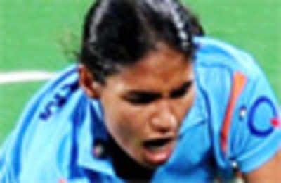 Indian women defeat Ireland 3-1 in their first Test