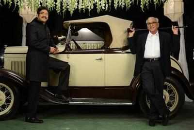 Nagarjuna shares new picture of ANR