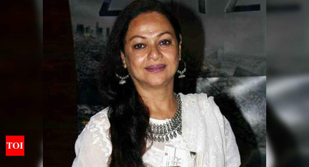 Zarina Wahab To Enter Fir As Aamir S Mother Times Of India