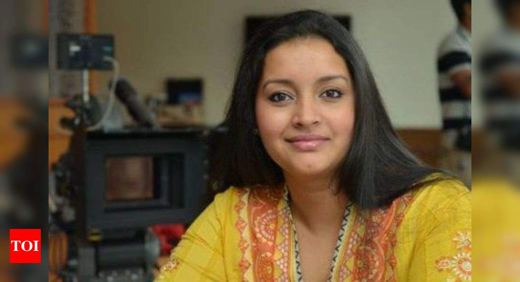 Renu Desai wife Pawan Kalyan Renu Desai urges Powerstars fans to ... photo picture