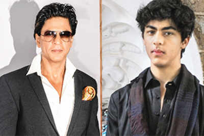 Shah Rukh-Aryan share jackets and shoes