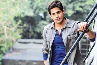 Sidharth Malhotra to land a role in Raju Hirani's next?