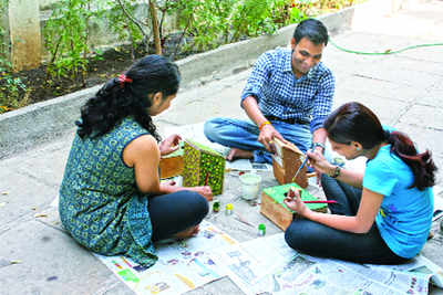 Aurangabad students give birds a home