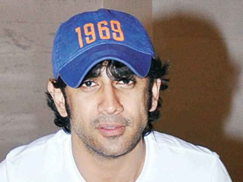 Amit Sadh gets back on his feet | Hindi Movie News - Times of India