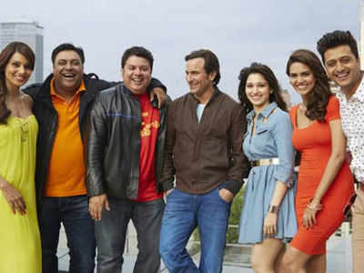 Watch: When Kareena Kapoor Khan saw Saif Ali Khan, Riteish Deshmukh dressed  as women on the sets of 'Humshakals' | Hindi Movie News - Times of India