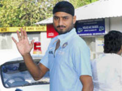 Harbhajan doesn't care whether Symonds tour India or not