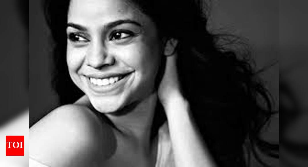I admire Kapil and then Sunil as a comedian: Sumona - Times of India