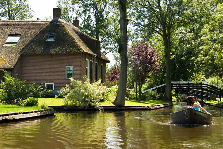 Giethoorn: The village without roads | Times of India Travel
