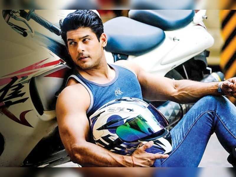 Sidharth Shukla: Sidharth Shukla is a night rider - Times of India