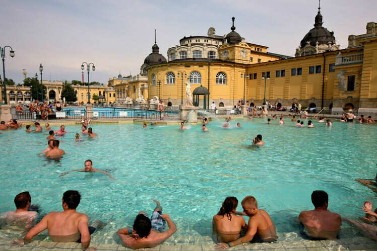 Sz&eacute;chenyi Bath and Spa