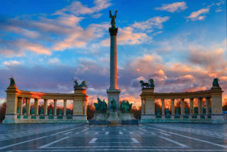 Heroes' Square