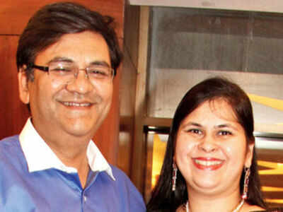 Yawar Ali and Simmi throw a party for newly weds Aliza-Shoeb in Lucknow ...